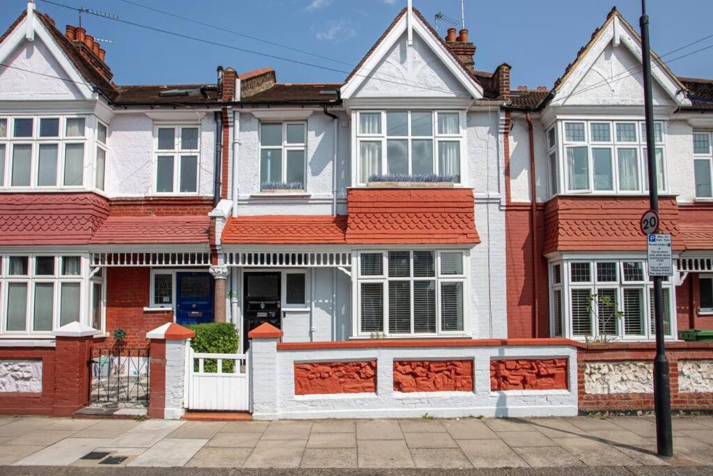 Hébergement de vacances Beautiful 5 Bedroom 4 Bathroom House In W6 By Yoko - 10 Minute's To - Free Parking, Fast Wifi, Work Desks And Smarttvs With And Netflix